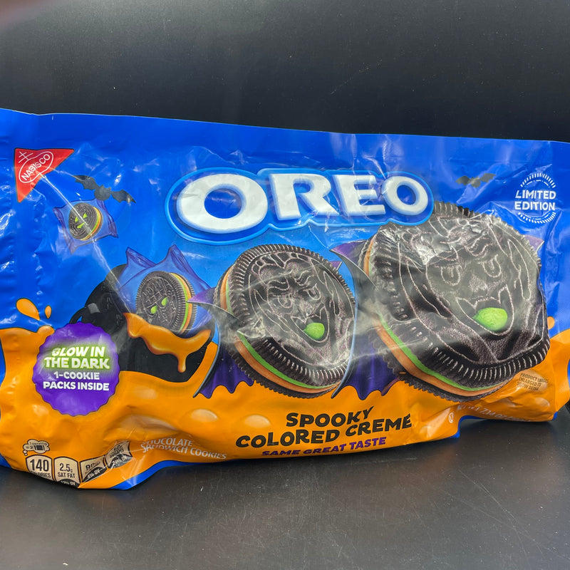 LIMITED EDITION Oreo HALLOWEEN! Spooky Coloured Creme, Same Great Taste. Individually Packed Cookies, Glow In The Dark Packs! 202g (USA) LIMITED EDITION