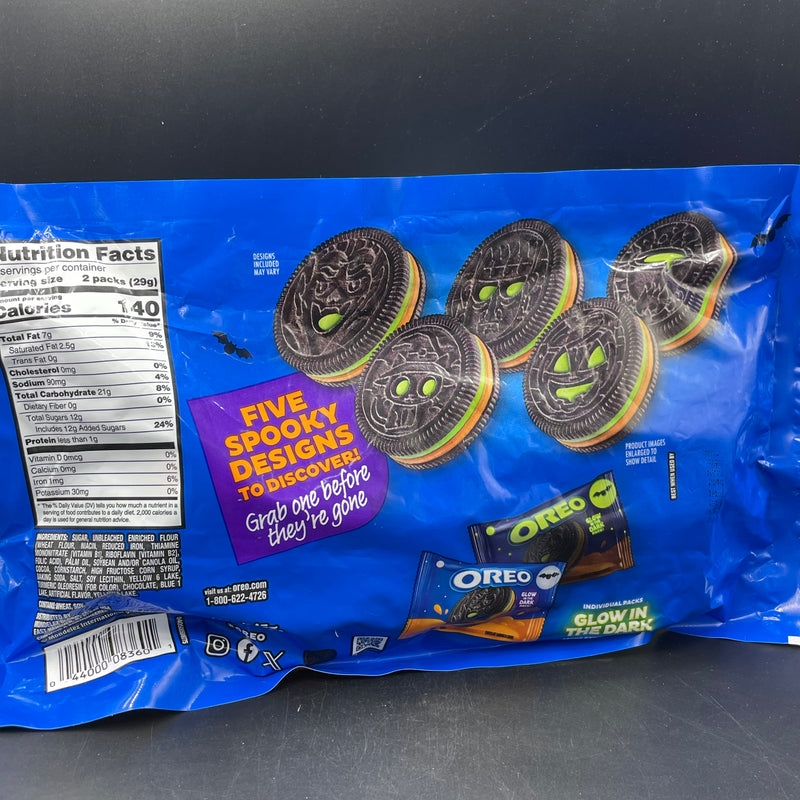 LIMITED EDITION Oreo HALLOWEEN! Spooky Coloured Creme, Same Great Taste. Individually Packed Cookies, Glow In The Dark Packs! 202g (USA) LIMITED EDITION