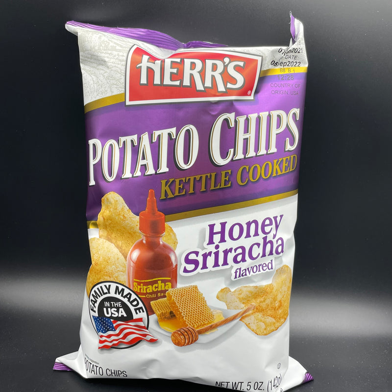 Herr's Honey Sriracha Flavoured Kettle Cooked Potato Chips 142g (USA)